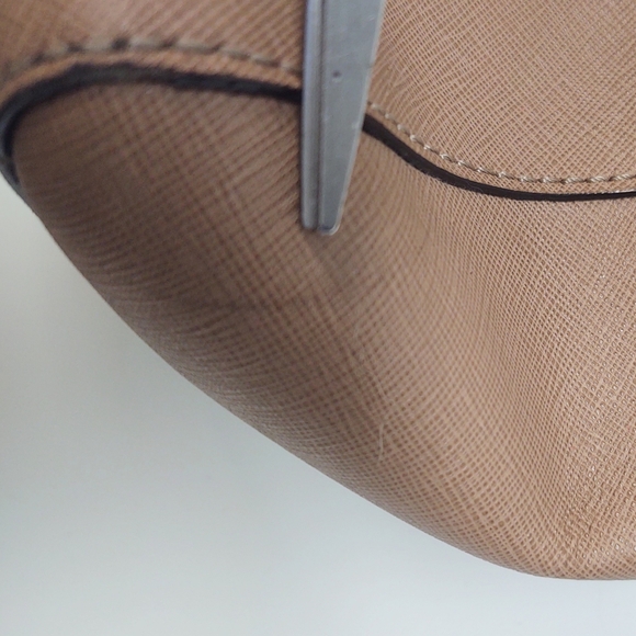 MICHAEL KORS Tan Leather Shoulder Bag - Picture 13 of 14